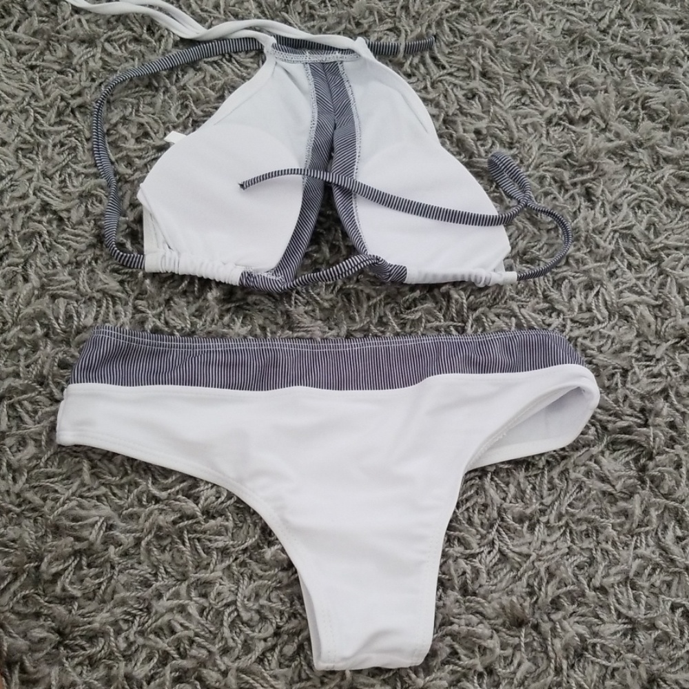 Selling 3 sets of bathing suits - Picture 2 of 6